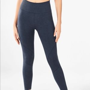 Fabletics Seamless High-Waisted Statement 7/8